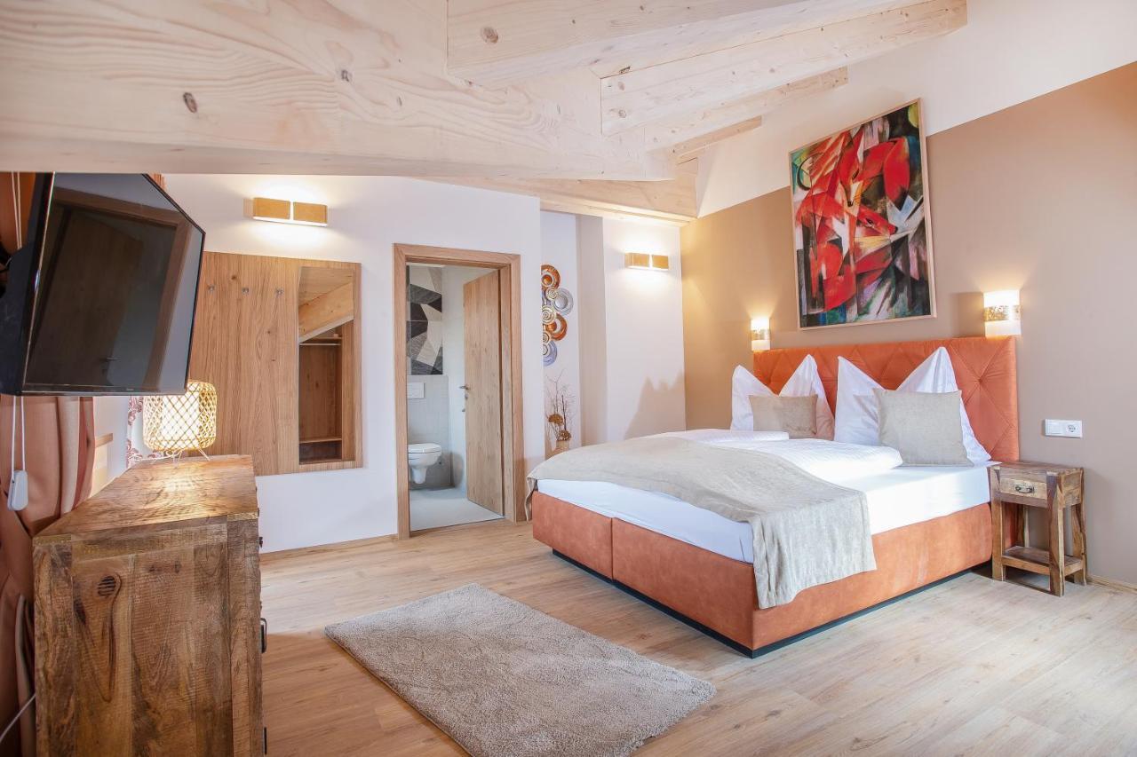 Large Double Room,960540604:JPEG